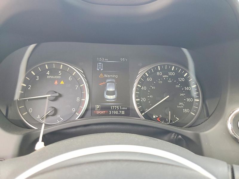 Infiniti Q50 (2022) LUXE  - fotka 9 z 11