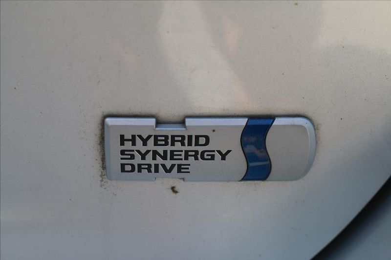 Toyota Yaris 1,5 Hybrid, Automat - fotka 5 z 40