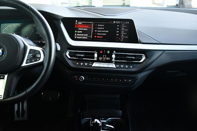 BMW Řada 2 218d M-PERFORMANCE TAŽNÉ 1M ČR - fotka 7 z 37