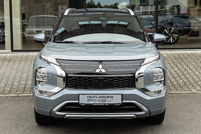 Mitsubishi Outlander (2025) 2,4 PHEV 4WD  Instyle+ - fotka 2 z 25