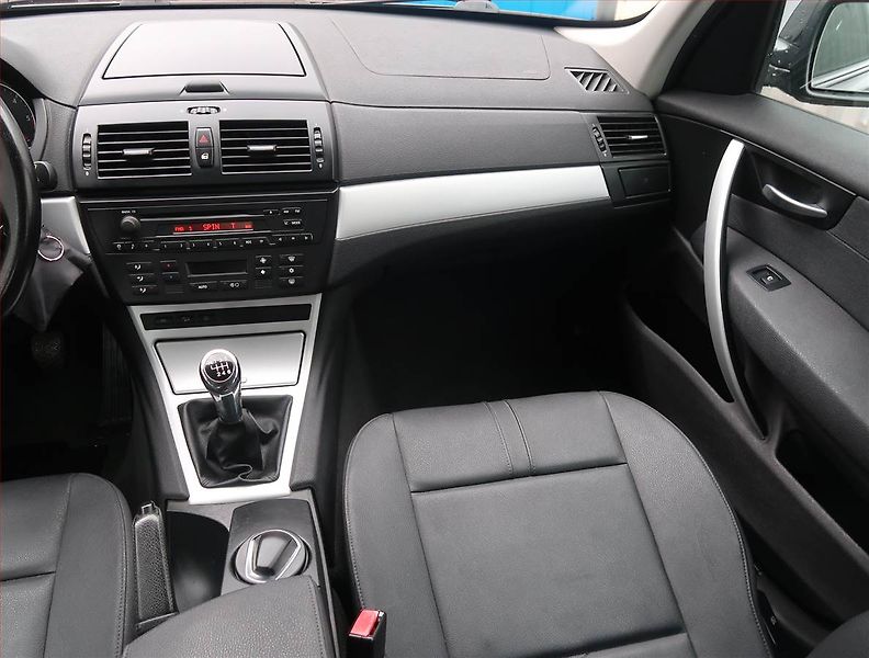 BMW X3 (2006) 2.0d, 4X4, po STK - fotka 8 z 13