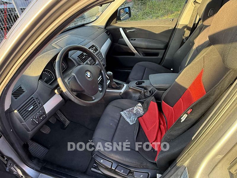 BMW X3 (2008) 2.0 i xD, panorama, AC - fotka 3 z 3