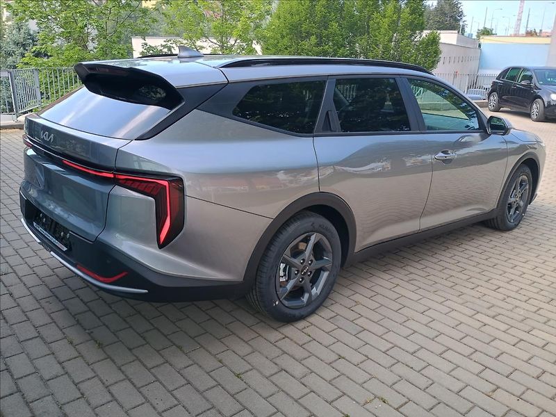 Kia K4 Sportswagon (2026) 1.6 T-GDi GPF 7DCT EXCLUSIVE 1 - fotka 2 z 7