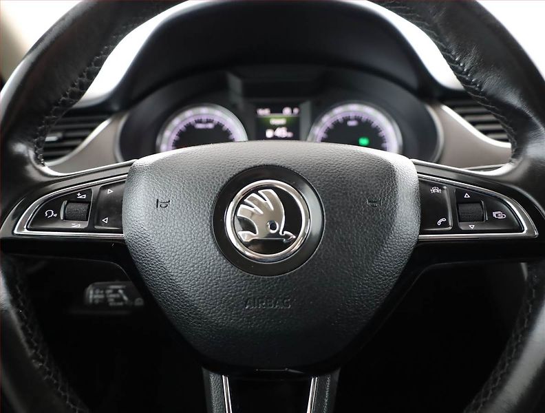 Škoda Octavia (2017) Laurin&Klement 2.0 TDI, 4X4 - fotka 8 z 20