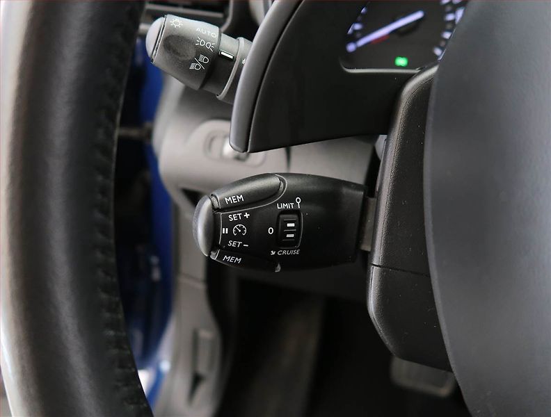 Citroën Berlingo (2020) Feel 1.2 PureTech, 7Míst, 1Maj - fotka 22 z 25