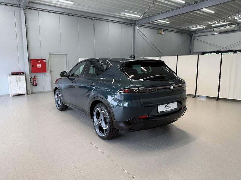 Alfa Romeo Tonale (2026) Veloce 1.5 Turbo Ibrida 175 TC - fotka 3 z 24