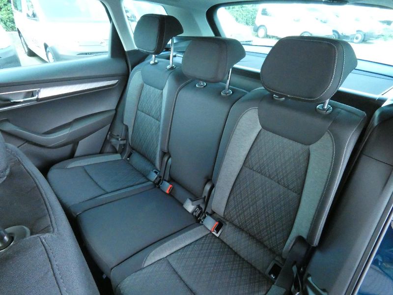 Škoda Karoq FL 4x4 Style 2.0 TDI /110 kW 7 - fotka 23 z 30