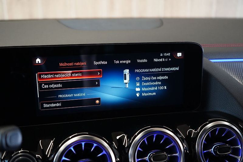 Mercedes-Benz EQA 250, AMG Line, Tažné,  KEYLESS - fotka 36 z 46