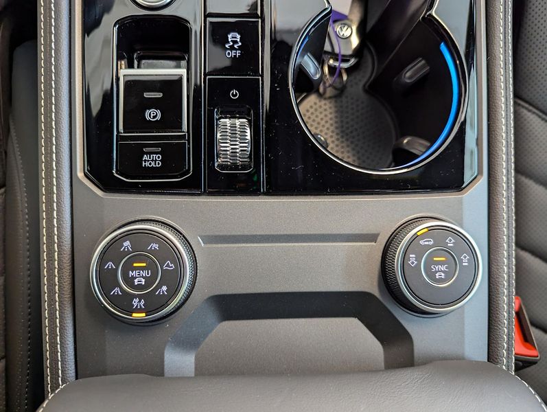 Volkswagen Touareg TDI 210kW R-Line Vzduch Pano H - fotka 18 z 27