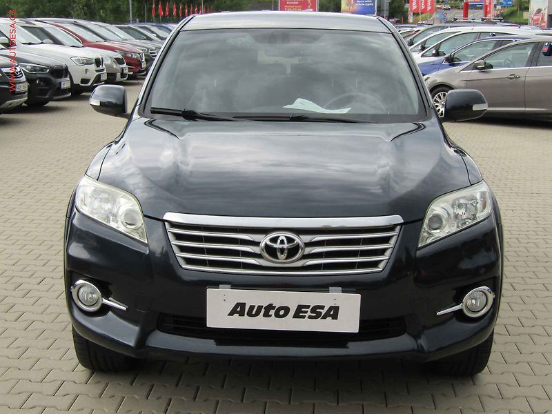 Toyota RAV4 (2011) 2.2D-CAT 4x4, AC - fotka 2 z 14