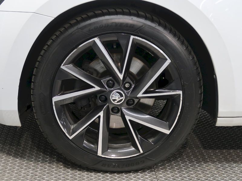 Škoda Superb (2021) STYLE PLUS 2.0TDI 147KW DSG 4x - fotka 12 z 40