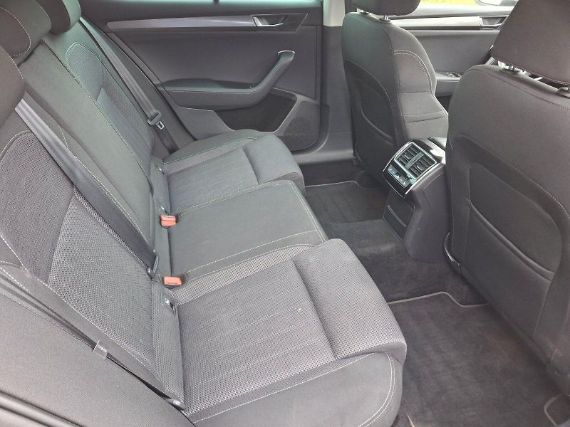 Škoda Superb (2019) Style Extra DSG 2,0TDi 140kW - fotka 13 z 35