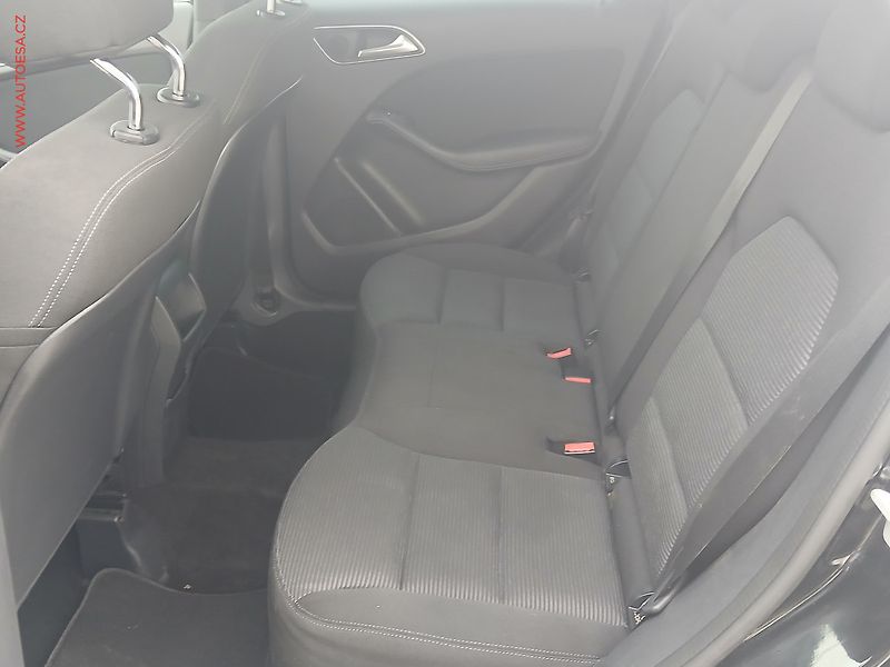Mercedes-Benz Třídy B (2016) 1.6i B180, ČR, AC, výhřev sed - fotka 10 z 20