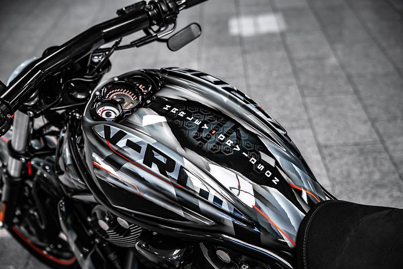 Harley-Davidson VRSCF V-Rod Muscle CUSTOM ÚPRAVA - fotka 11 z 21