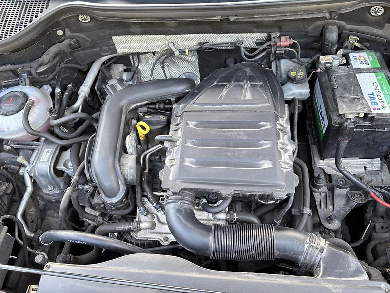 Škoda Karoq (2019) 1,0 TSI AMBITION PĚKNÝ VŮZ - fotka 17 z 27