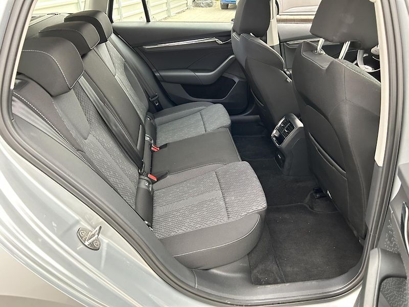 Škoda Octavia 2.0 TDI Style Plus - fotka 13 z 29