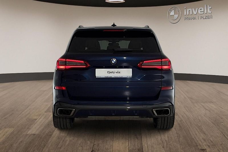 BMW X5 M50i - fotka 4 z 30