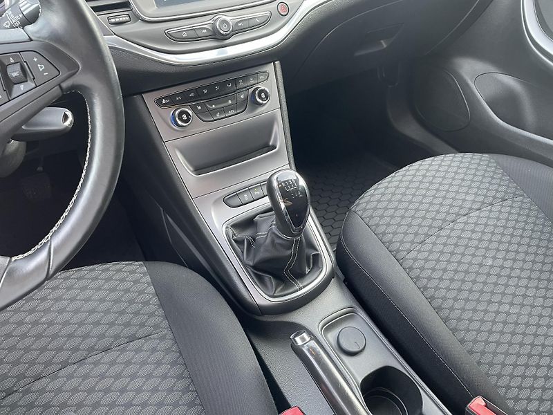 Opel Astra ENJOY 1.4 TURBO 92 kW - fotka 17 z 23