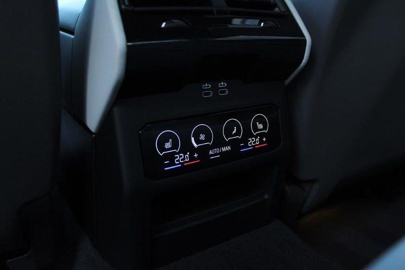 BMW i5 xDrive40 Sedan - fotka 15 z 27