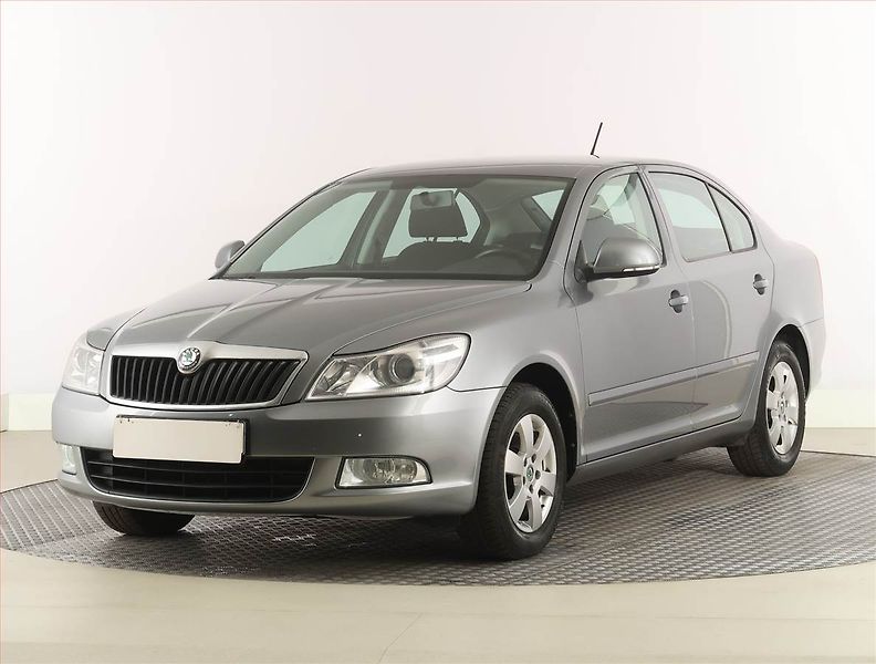 Škoda Octavia (2011) 1.6 TDI, Tempomat - fotka 2 z 18
