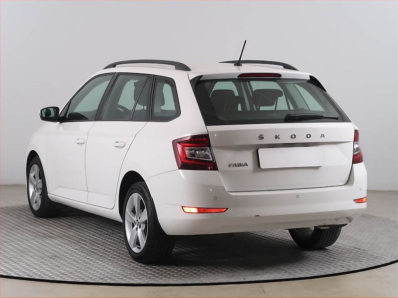 Škoda Fabia (2021) Style 1.0 TSI, Tempomat - fotka 4 z 16