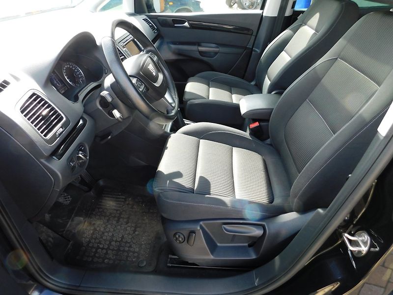 Seat Alhambra (2014) 2.0 TDi 4x4 7.MÍST - fotka 21 z 48