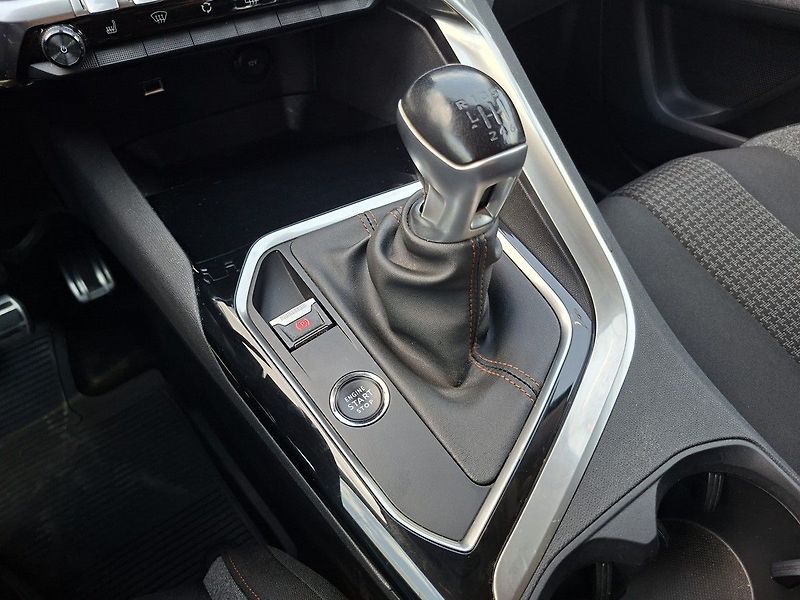 Peugeot 3008 ACTIVE 1,5 BHDI 130k M6 - fotka 24 z 24