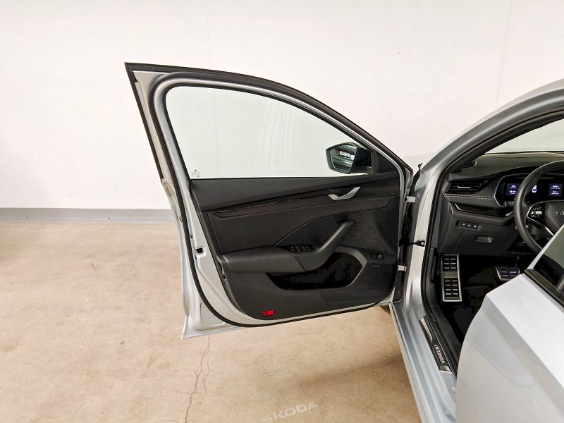 Škoda Octavia (2025) 2.0 TDI 110 kW Sportline - fotka 24 z 35
