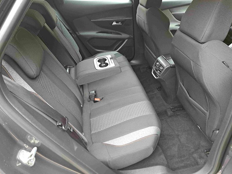 Peugeot 3008 (2021) 1,2 PT EAT8  LED ALU PDC  NAVI - fotka 12 z 21