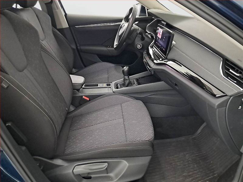 Škoda Octavia (2023) 2.0 TDI - fotka 9 z 16