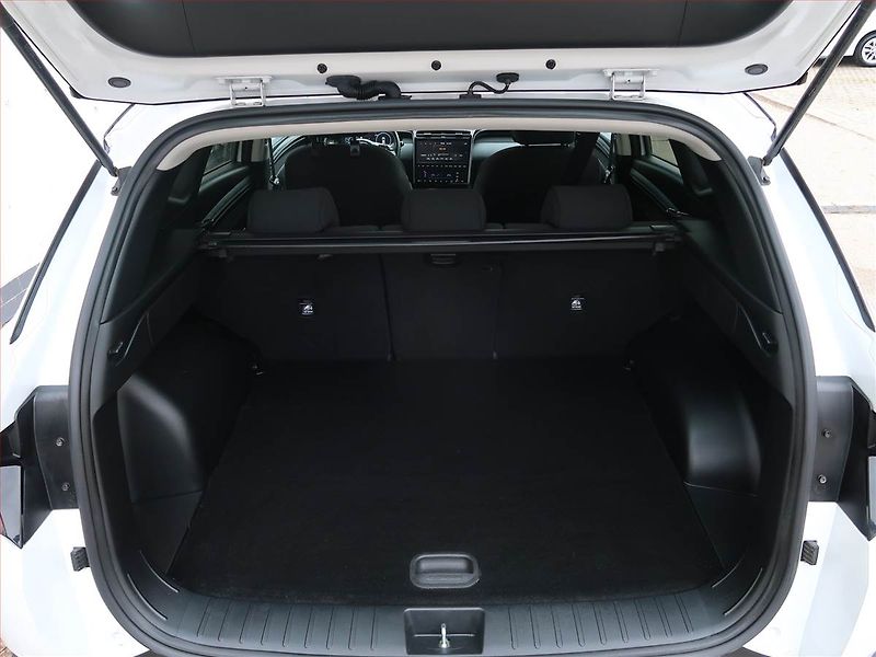 Hyundai Tucson (2022) Smart 1.6 T-GDI 48V MHEV - fotka 14 z 21