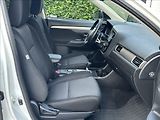 Mitsubishi Outlander 2,0 150PS  Intense A/T 4x4 - náhled 16