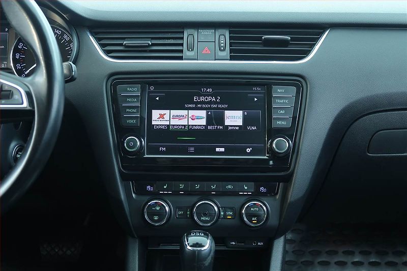 Škoda Octavia (2016) 1.6 TDI, Automat, Navi, Xenony - fotka 12 z 25