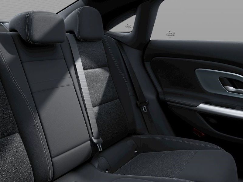 Mercedes-Benz CLA 200 - fotka 8 z 9