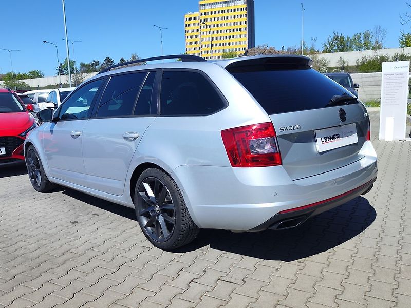 Škoda Octavia 2.0 TDi/135kW RS DSG ČR - fotka 7 z 35