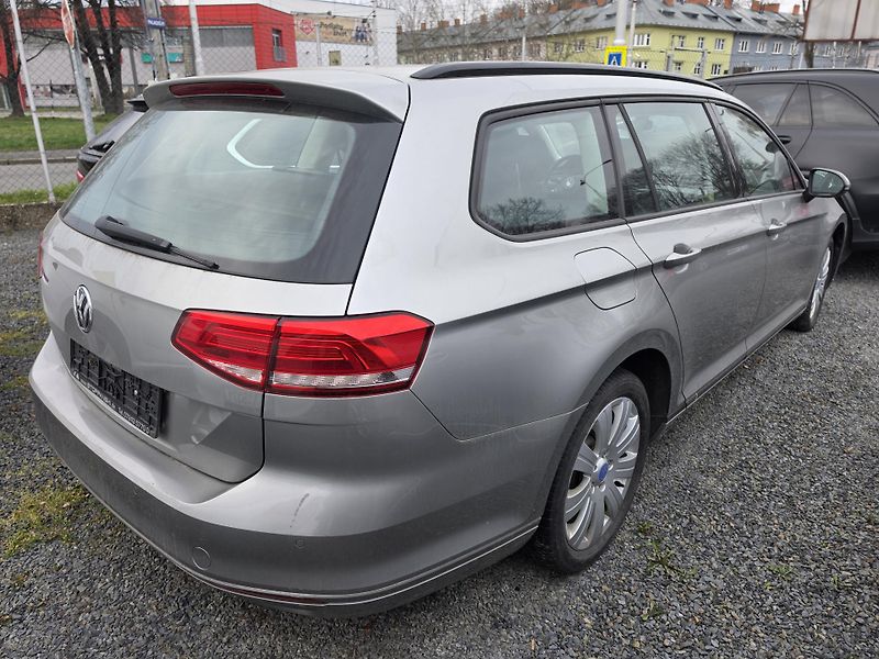 Volkswagen Passat 1.4 TSI Kombi 87tkm - fotka 4 z 28