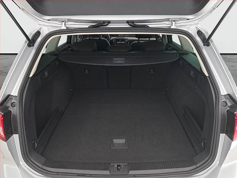Volkswagen Passat (2015) Highline 2.0 TDI, Kůže, Navi - fotka 14 z 22