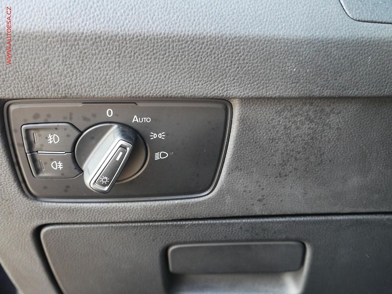 Volkswagen Passat (2018) 2.0 TDi, Comfortline, DSG - fotka 15 z 19