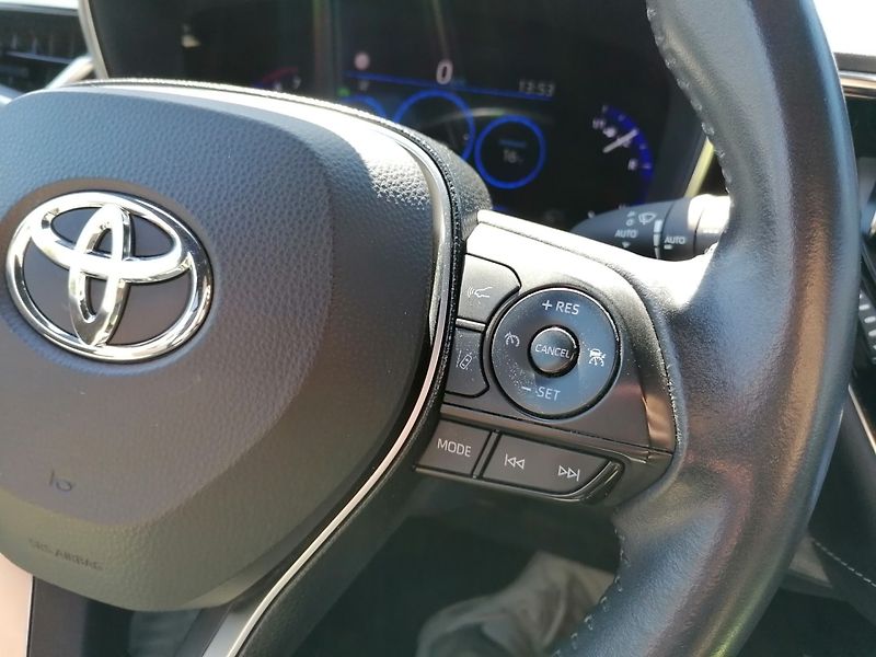 Toyota Corolla (2021) 1.8 Hybrid Executive,Head-up - fotka 24 z 33