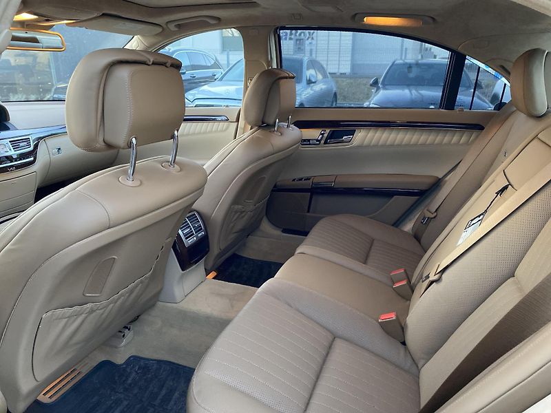 Mercedes-Benz Třídy S S 600 V12 - fotka 19 z 28