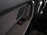 Volkswagen Touran (2011) 2.0 TDI, 7 míst, Navi - náhled 21