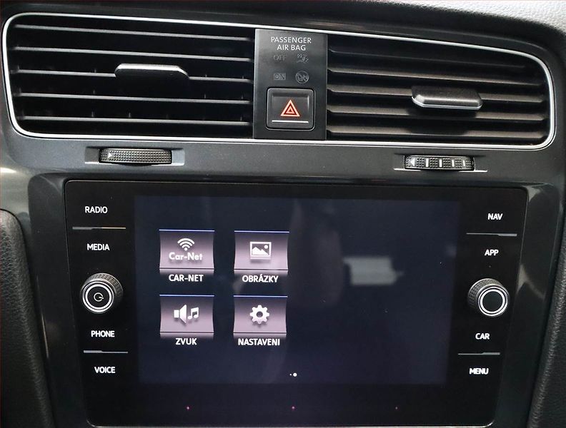 Volkswagen Golf (2017) Comfortline 2.0 TDI, Navi - fotka 18 z 24