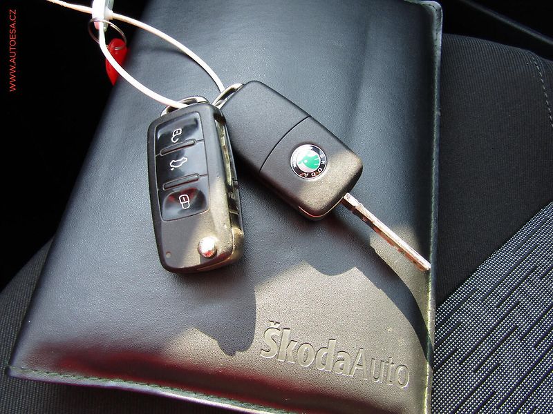 Škoda Octavia (2011) 1.4TSi, ČR, Ambiente - fotka 16 z 16