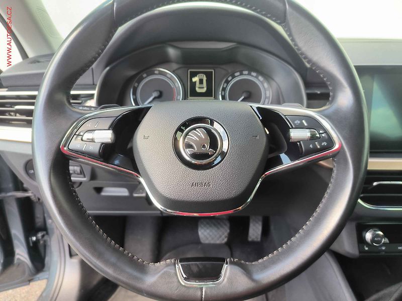 Škoda Kamiq (2021) 1.0 TSi, Style, DSG - fotka 18 z 23