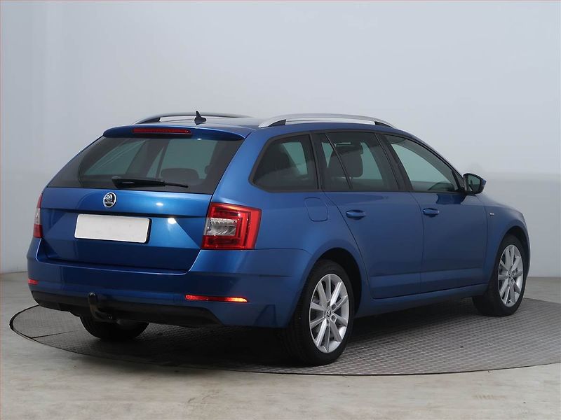 Škoda Octavia (2016) Style Plus 2.0 TDI, Xenony - fotka 5 z 14
