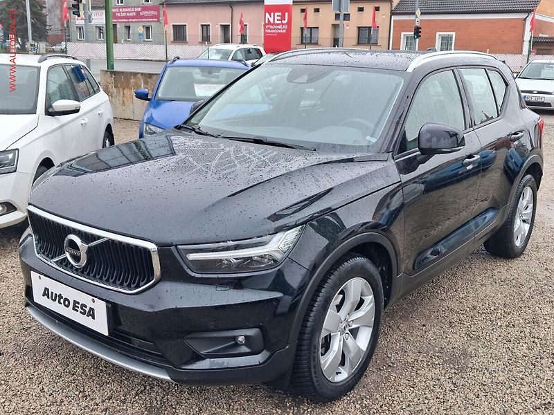 Volvo XC40 (2020) 1.5T3, Momentum, AT - fotka 3 z 23