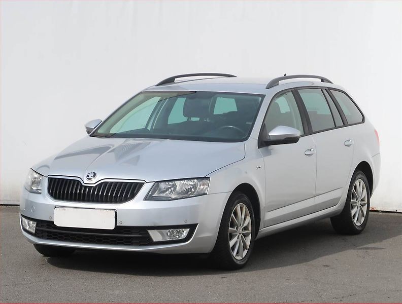 Škoda Octavia (2016) Ambition 1.6 TDI, Navi - fotka 2 z 22