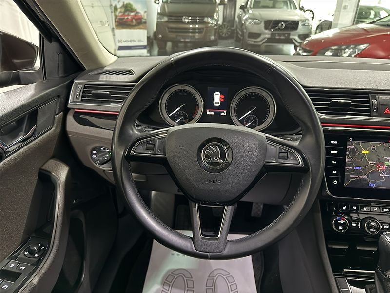 Škoda Superb 2,0   TDI DSG 4X4 140KW L&K - fotka 28 z 41