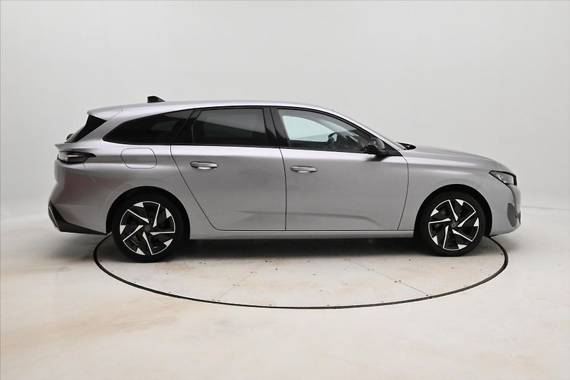 Peugeot 308 1,5 BlueHDI 96 kW ALLURE AT8 Z - fotka 4 z 31