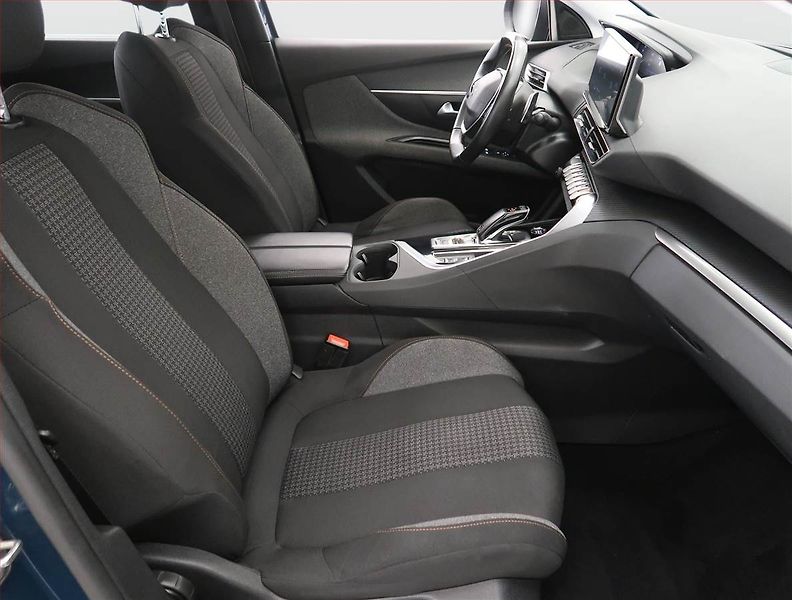 Peugeot 5008 (2022) Active 1.5 BlueHDi, Automat - fotka 9 z 23